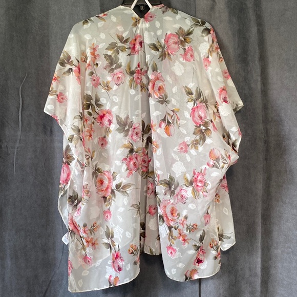 Floral Rose Sheer Kimono O/S - Picture 2 of 5